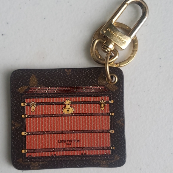 SOLD Louis Vuitton Trunks and Locks Bag Charm - Picture 11 of 12
